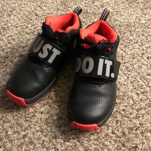 **New Kids Nike size 13.5**